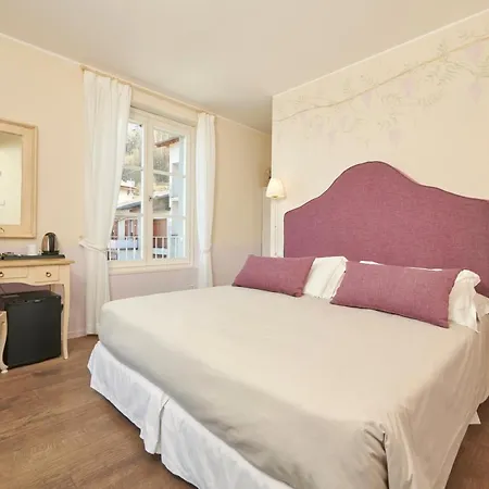 Aurora Hotell 3*