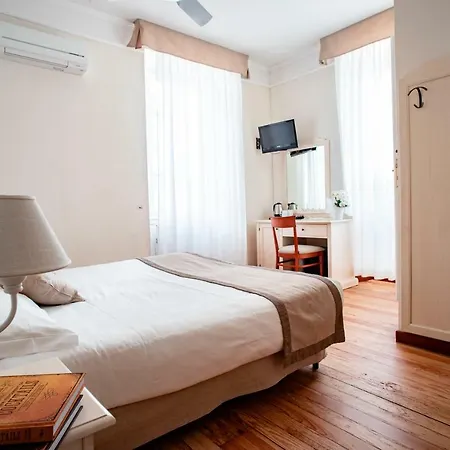 Aurora Hotell