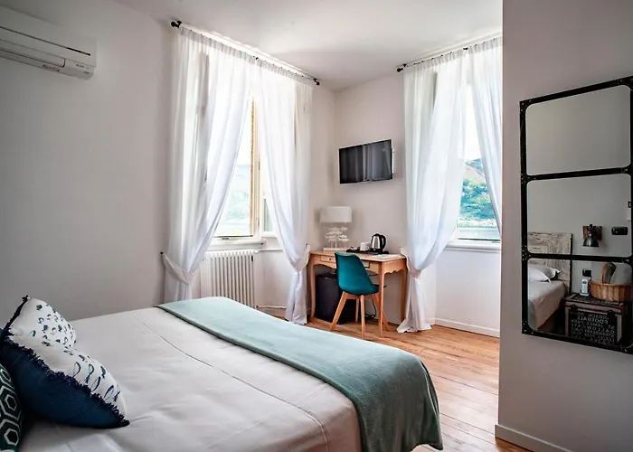 Aurora Hotel Lezzeno