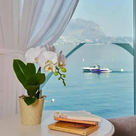 Aurora Hotel Lezzeno