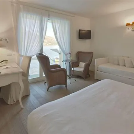 オーロラ ホテル 3*