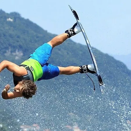 オーロラ ホテル 3*